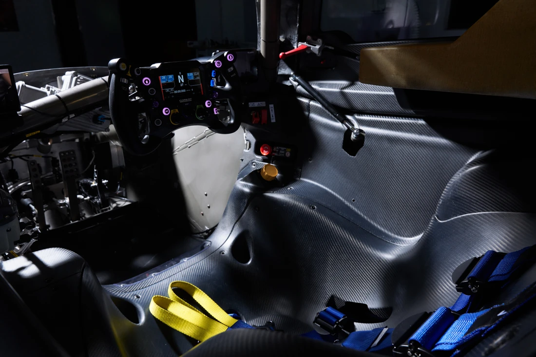 NXT MK1 EVO cockpit with steering wheel, seat and harness